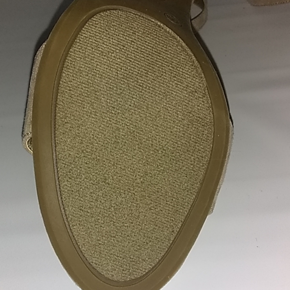 Guess Strappy Heels Size 10M Like New - Picture 7 of 8